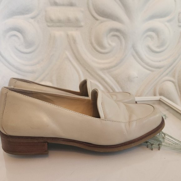 Rockport Cream Leather Loafers. Great Condition. Size 7.5 - Picture 2 of 15